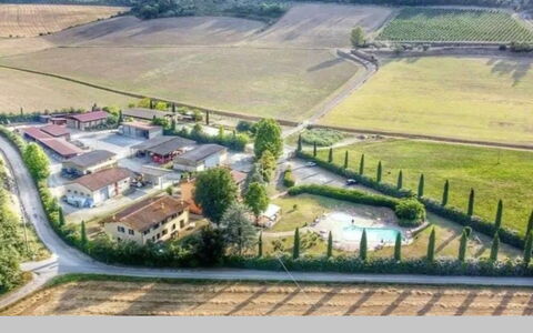 Tenuta Borgo al Sole: Zona Residenziale, Casa, Insediamento Umano, Casa, Sobborgo, Visione Globale, Estate, Fotografia Aerea, Landscaping, Villaggio