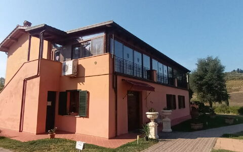 Tenuta Borgo al Sole: Casa, Porta, Balcone, Villa