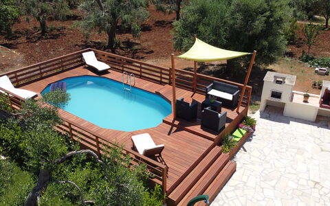 Villa Antony: Legna, Piscina, Mobilia, Mobili Da Esterno, Color Legno, Deck, Ricorrere, Shade, Sedia, Latifoglie