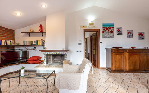 Casa Miramonti: Mobilia, Interior Design, Pavimentazione, Pavimento, Legna, Soffitto, Camera, Illuminazione, Soggiorno, Casa