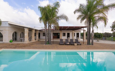 Apulia Retreat: Piscina, Ricorrere, Shade, Estate, Hacienda, Eco Hotel, Villa, Landscaping, Cortile