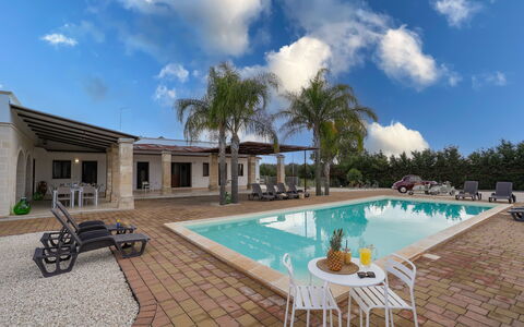 Apulia Retreat: Piscina, Ricorrere, Zona Residenziale, Materiale Composito, Estate, Eco Hotel, Hacienda, Villa, Shade
