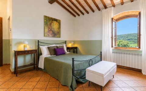 Podere Peteglia: Interior Design, Mobilia, Soffitto, Pavimentazione, Camera, Camera Da Letto, Telaio Del Letto, Letto, Bedding, Biancheria