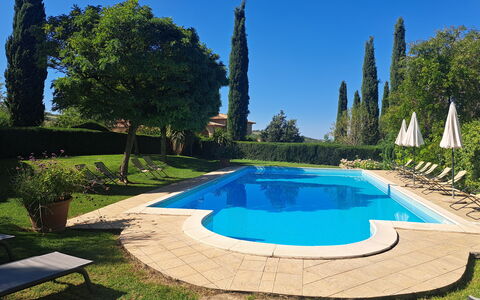 Podere Peteglia: Piscina, Blu, Ricorrere, Giardino, Estate, Eco Hotel, Landscaping, Shade, Hacienda, Terme
