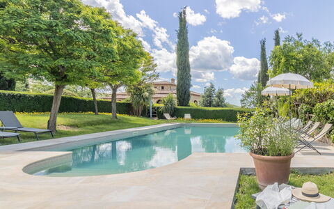 Podere Peteglia: Arbusto, Giardino, Piscina, Landscaping, Shade, Eco Hotel, Cortile, Estate, Backyard, Villa