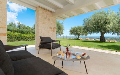 Villa Netina: Mobilia, Sedia, Mobili Da Esterno, Shade, Cucina & Sala Da Pranzo Tavolo, Giardino, Tavolino Da Caffè, Landscaping, Design, Bracciolo