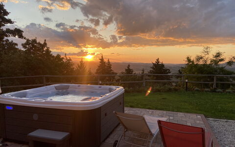 La Casa nel Bosco: Crepuscolo, Sera, Piscina, Alba, Ricorrere, Tramonto, Vasca Idromassaggio, Eco Hotel