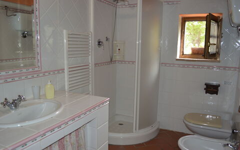 Agriturismo Bellavista, Private Pool, Val D'Orcia: Pavimentazione, Idraulico Fixture, Interior Design, Pavimento, Bagno, Lavandino Del Bagno, Lavello, Camera, Rubinetto, Idraulico