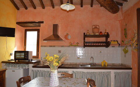 Agriturismo Bellavista, Private Pool, Val D'Orcia: Mobilia, Interior Design, Legna, Pavimentazione, Camera, Pavimento, Soffitto, Casa, Sedia, Cucina