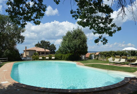 Agriturismo Bellavista, Private Pool, Val D'Orcia: Piscina, Mobili Da Esterno, Estate, Ricorrere, Hacienda, Eco Hotel, Giardino, Agriturismo, Shade, Villa