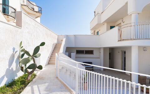 Il Respiro del Mare: Balcone, Casa, Appartamento, Corrimano, Le Scale, Colonna, Estate, Illuminazione Diurna, Gesso, Villa