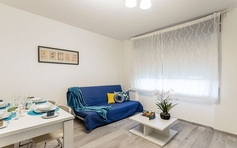 Casa Tania: Interior Design, Mobilia, Divano, Appartamento, Camera, Pavimentazione, Pavimento, Casa, Soggiorno