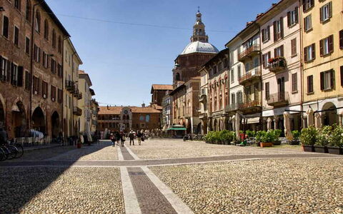 Casa Tania: Costruzione, Città, Cittadina, Spazio Pubblico, Zona Urbana, Strada, Facciata, Quartiere, Architettura