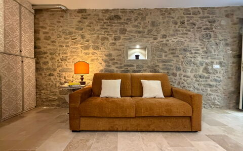 Casa Amandoli: Mobilia, Interior Design, Pavimentazione, Parete, Divano, Pavimento, Legna, Camera, Soggiorno, Soffitto