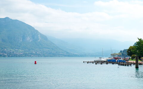 Villa Bocchi: Acqua, Geografia Montane, Corpo D'Acqua, Risorse Idriche, Montagna, Alveo, Waterway, Collina, Costiera E Morfologie Oceanic, Lago