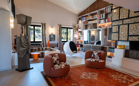 Villa Bocchi: Mobilia, Interior Design, Pavimentazione, Legna, Soggiorno, Pavimento, Illuminazione, Soffitto, Camera, Casa