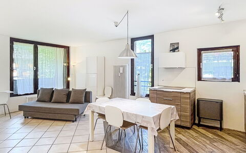 Pinzolo 205: Interior Design, Mobilia, Pavimentazione, Pavimento, Soffitto, Tavolo, Illuminazione, Camera, Appartamento, Soggiorno