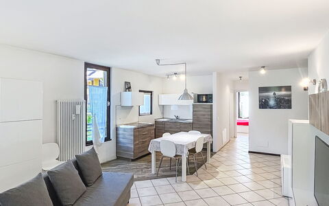 Pinzolo 205: Interior Design, Pavimentazione, Pavimento, Mobilia, Appartamento, Soffitto, Divano, Camera, Soggiorno