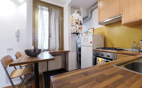 Suite Meda: Mobilia, Elettrodomestico Da Cucina, Cucina, Apparecchio Major, Interior Design, Controsoffitto, Pavimentazione, Legna, Elettrodomestico, Pavimento