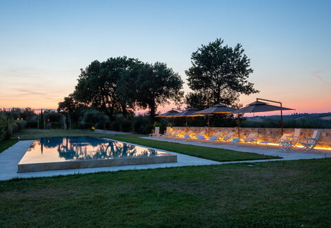 Poggio Mori 20: Piscina, Paesaggio, Landscaping, Prato, Giochi D'Acqua, Sera, Crepuscolo, Parco, Reflecting Pool, Ombra