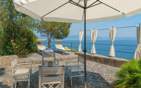 Portofino: Mobilia, Mobili Da Esterno, Mare, Tavolo, Shade, Costiera E Morfologie Oceanic, Sedia, Tavolo Esterno, Oceano, Costa