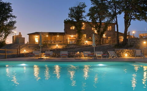 Villa Il Noccioleto: Piscina, Mobili Da Esterno, Mobilia, Insediamento Umano, Ricorrere, Eco Hotel, Estate, Hotel, Lettino, Villa