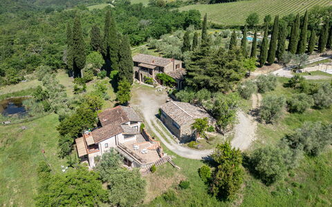 Podere le Lune with Pool, San Gimignano: Casa, Casa, Arbusto, Paesaggio, Tetto, Area Rurale, Villetta, Lotto, Estate, Comunita 'Impianto