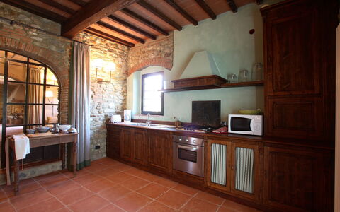 Mattei Villa: Parete, Mobilia, Interior Design, Pavimentazione, Cucina, Controsoffitto, Pavimento, Soffitto, Cabinetry, Camera
