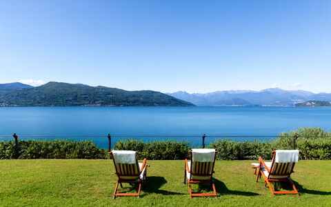 Isa Villa: Blu, Acqua, Corpo D'Acqua, Geografia Montane, Paesaggio Naturale, Montagna, Collina, Costiera E Morfologie Oceanic, Catena Montuosa, Mare