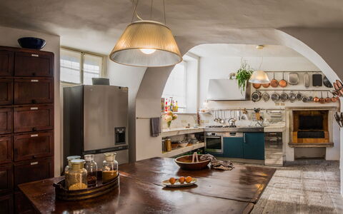 Romantica 16: Mobilia, Interior Design, Cucina, Pavimentazione, Controsoffitto, Illuminazione, Lampada, Soffitto, Camera, Cabinetry