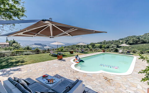 Chateau la Siroque: Ombrello, Piscina, Tempo Libero, Mobili Da Esterno, Shade, Ricorrere, Eco Hotel, Estate, Giardino, Landscaping
