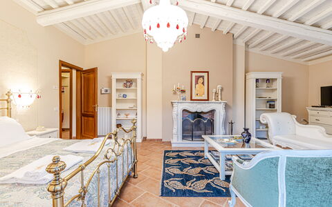 Chateau la Siroque: Mobilia, Interior Design, Pavimentazione, Pavimento, Soffitto, Illuminazione, Camera, Camera Da Letto, Letto, Casa