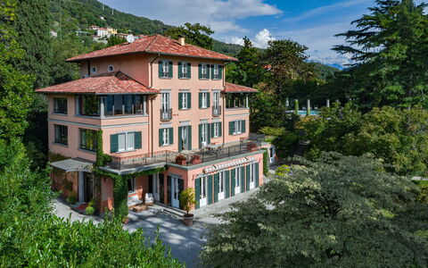 Camilla Villa: Costruzione, Zona Residenziale, Facciata, Appartamento, Casa, Insediamento Umano, Balcone, Uso Misto, Condominio, Estate