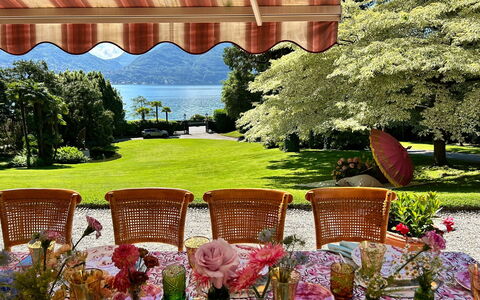 Camilla Villa: Mobilia, Giardino, Mobili Da Esterno, Shade, Tavolo Esterno, Primavera, Sedia, Prato, Cortile