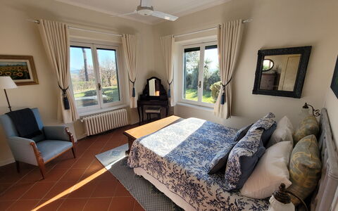 Villa El Olivar: Mobilia, Interior Design, Legna, Letto, Camera Da Letto, Pavimentazione, Pavimento, Camera, Illuminazione, Biancheria