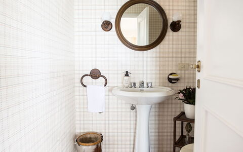 Villa El Olivar: Idraulico Fixture, Bagno, Interior Design, Idraulico, Rubinetto, Lavandino Del Bagno, Pavimentazione, Pavimento, Lavello, Piastrella