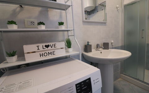 Casa Kalès Otranto – Holiday Home 4 Guests – Ac, W: Interior Design, Pavimentazione, Pavimento, Camera, Mobilia, Lavatrice, Casa, Mobiletto Del Bagno, Idraulico Fixture