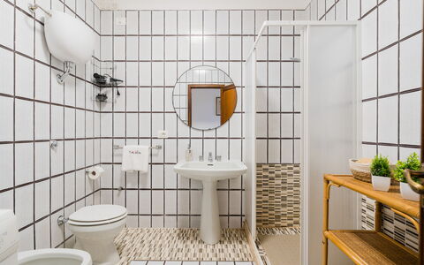 Stella Marina: Interior Design, Pavimentazione, Toilet Seat, Bagno, Pavimento, Idraulico Fixture, Gabinetto, Idraulico, Piastrella, Soffitto