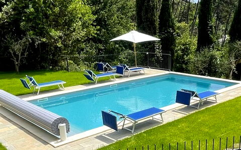 Villa Il Torrazzo, Vista Mare, Massarosa: Piscina, Mobili Da Esterno, Materiale Composito, Lettino, Shade, Giardino, Tempo Libero, Ricorrere, Landscaping, Design