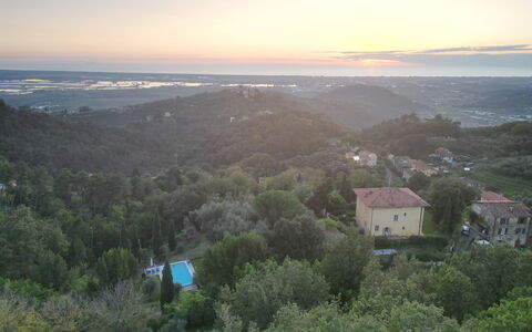 Villa Il Torrazzo, Vista Mare, Massarosa: Blu, Natura, Orizzonte, Vegetazione, Paesaggio, Mattina, Luce Del Sole, Sera, Hill Station, Visione Globale