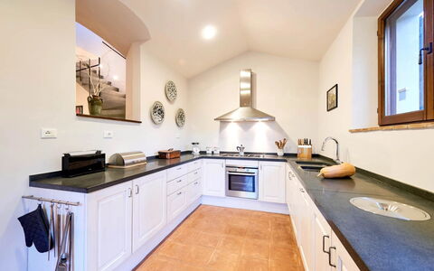 Podere i Prati: Cucina, Controsoffitto, Interior Design, Elettrodomestico Da Cucina, Cabinetry, Pavimentazione, Soffitto, Elettrodomestico, Apparecchio Major, Mobilia