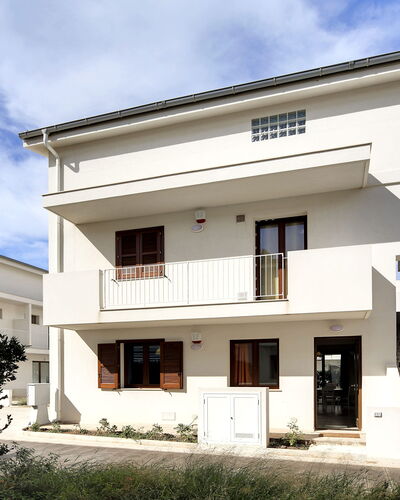 Borgo Vigata 1: Finestra, Zona Residenziale, Quartiere, Porta, Casa, Insediamento Umano, Appartamento, Balcone, Sobborgo, Gesso