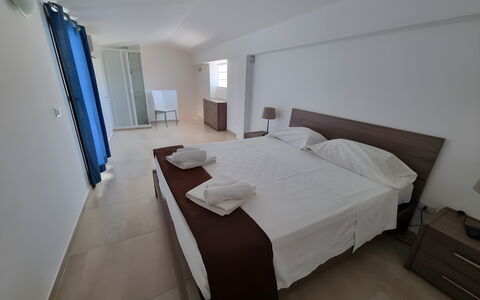 Borgo Vigata 3: Pavimentazione, Pavimento, Mobilia, Interior Design, Sedia, Soffitto, Appartamento, Latifoglie, Color Legno, Pavimento In Legno