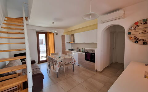 Borgo Vigata 3: Pavimentazione, Legna, Pavimento, Interior Design, Mobilia, Appartamento, Color Legno, Camera, Porta, Soffitto