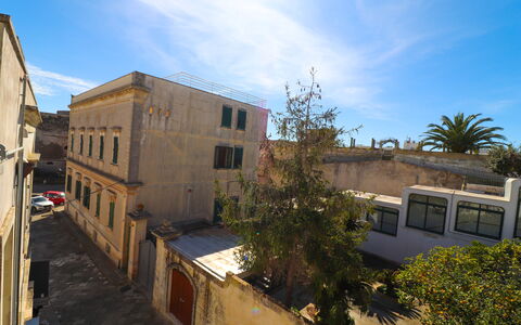 Bacchus: Historic Charming Home: Finestra, Quartiere, Zona Residenziale, Appartamento, Balcone
