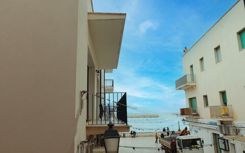 Scilla Centro Storico Otranto: Costruzione, Finestra, Cittadina, Quartiere, Architettura, Zona Residenziale, Appartamento, Urban Design, Balcone