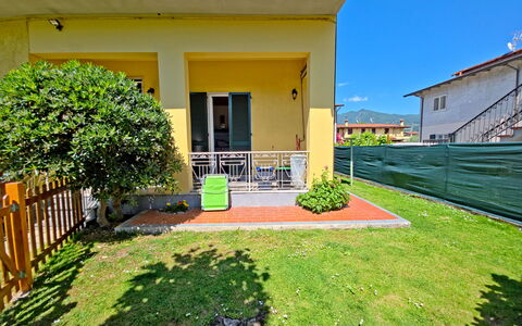 Casa Serena: Shade, Balcone, Cortile, Backyard, Portico