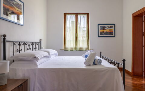 Casa Lory, Monteriggioni, Siena: Interior Design, Mobilia, Letto, Pavimento, Camera Da Letto, Pavimentazione, Bedding, Camera, Soffitto, Lenzuolo