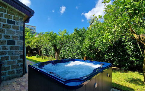 Villa Romantic Garden: Blu, Piscina, Giochi D'Acqua, Giardino, Eco Hotel, Ricorrere, Tempo Libero, Landscaping, Shade