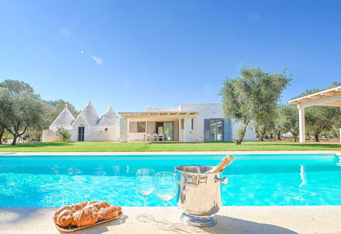 Trulli Heaven: Blu, Estate, Shade, Prato, Agriturismo, Landscaping, Piscina, Villa, Hacienda